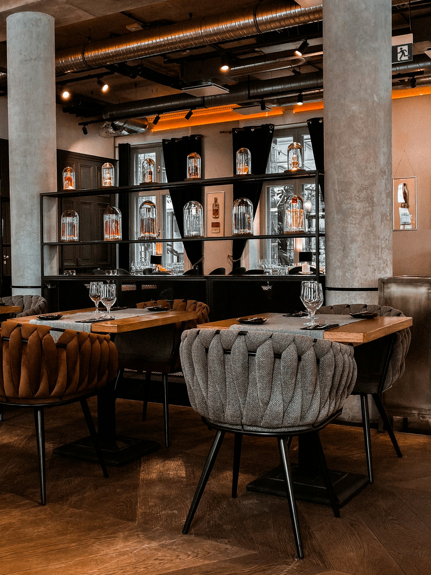 Interior de un restaurante elegante
